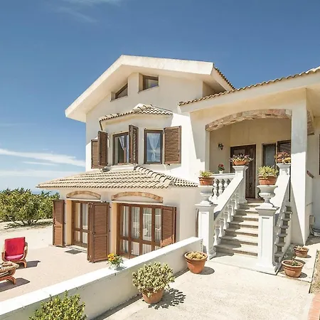 Stunning In -ss- With Kitchen Holiday home Sennori